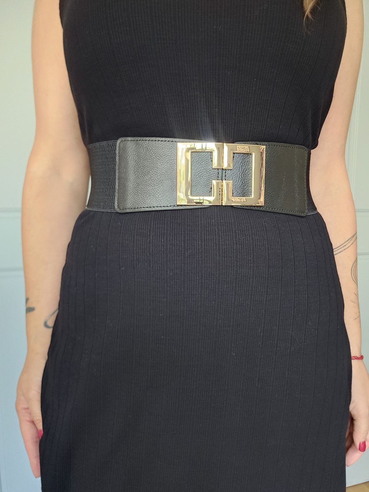 Cinturon ancho hebilla geometrica 2