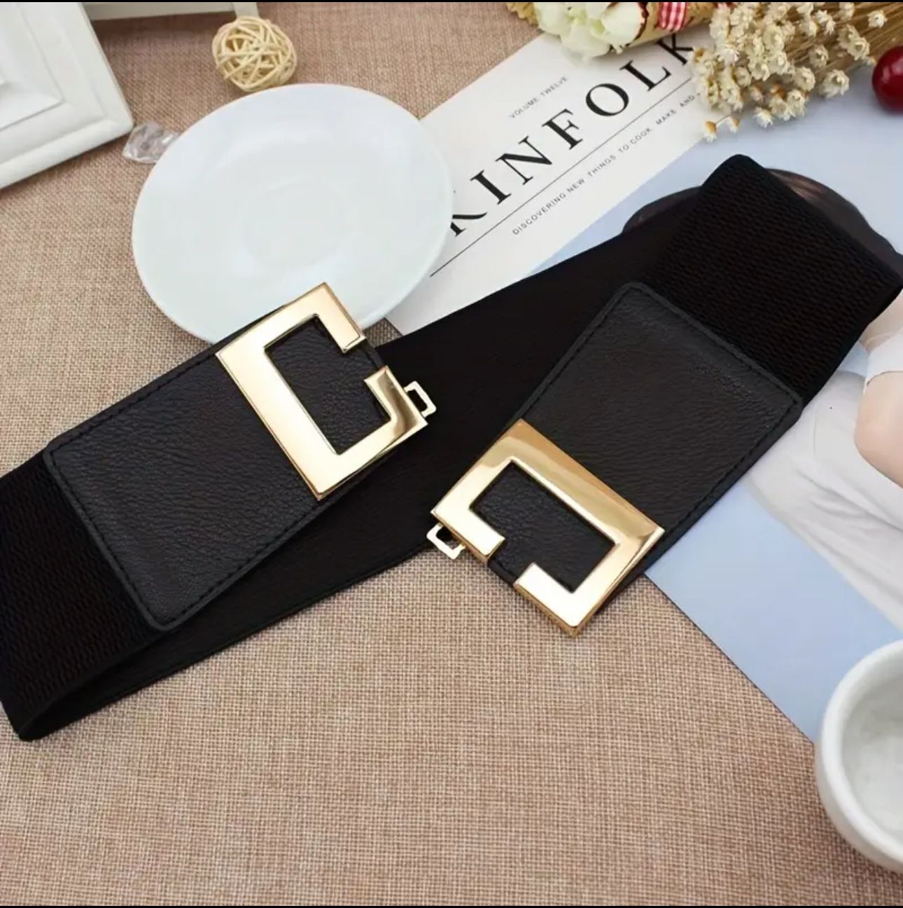 Cinturon ancho hebilla geometrica 3