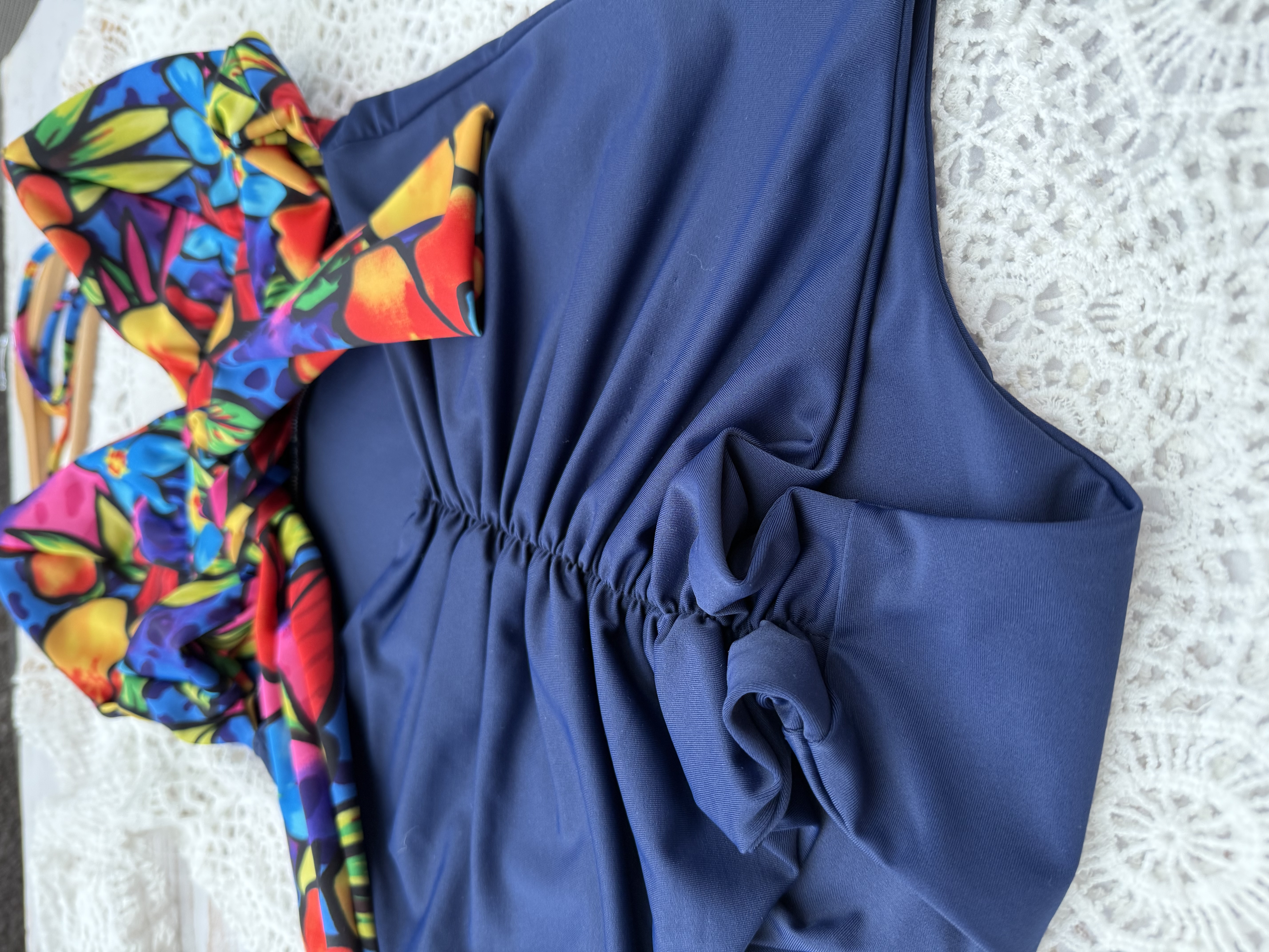 Traje de baño Maitai entero azul y flores  2