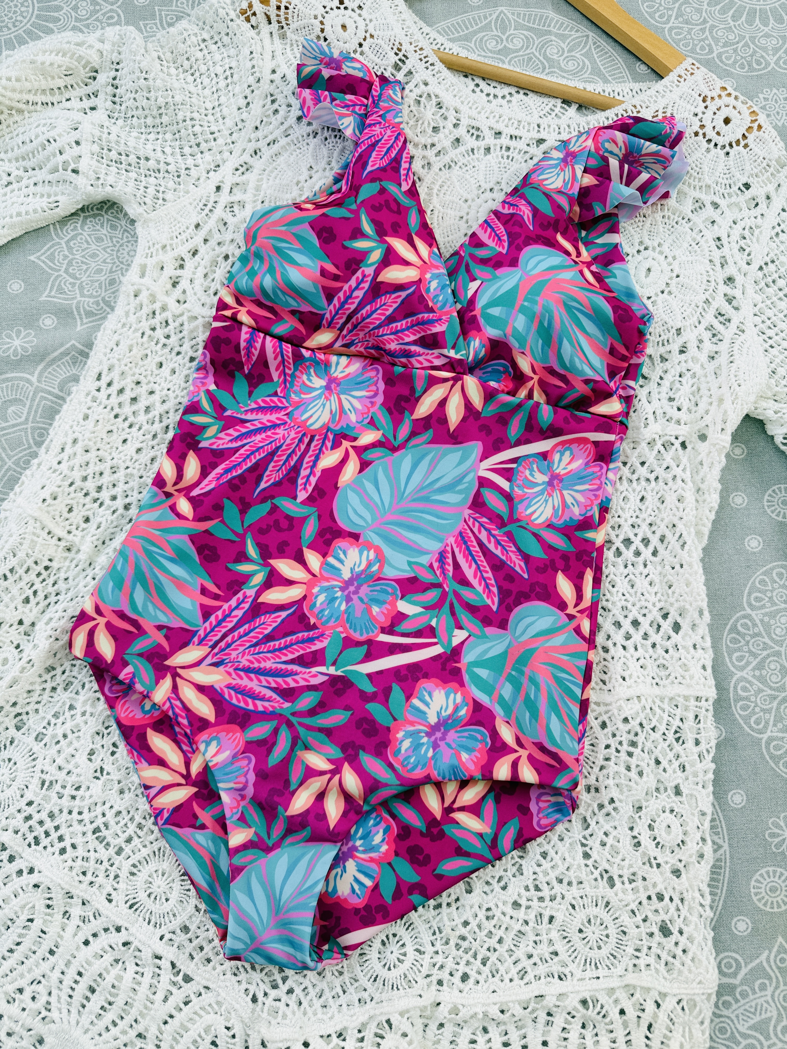 Traje de baño Margaret flores fucsias y calipso  2