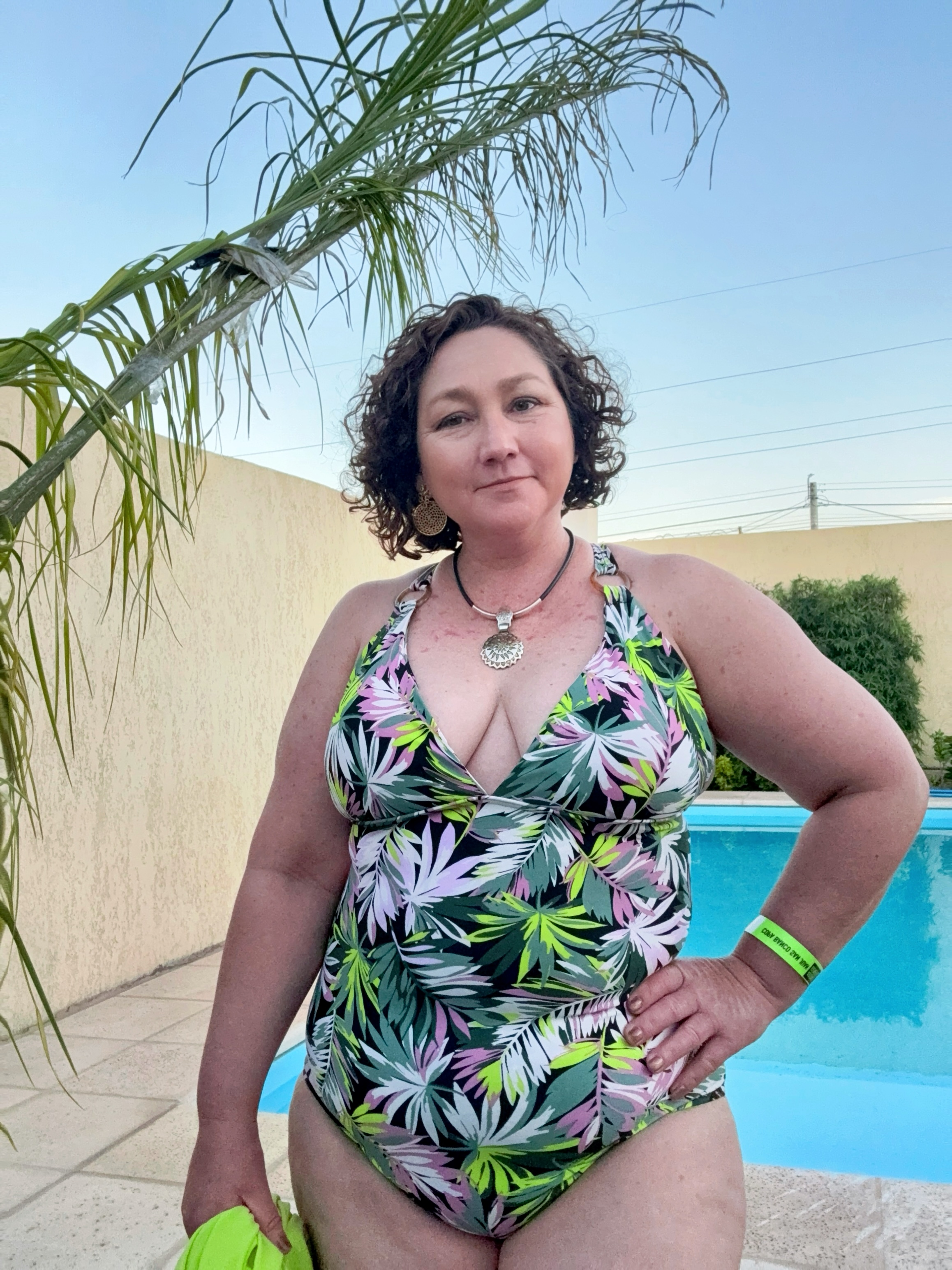 Traje de baño Amalfy hojas pistacho  1