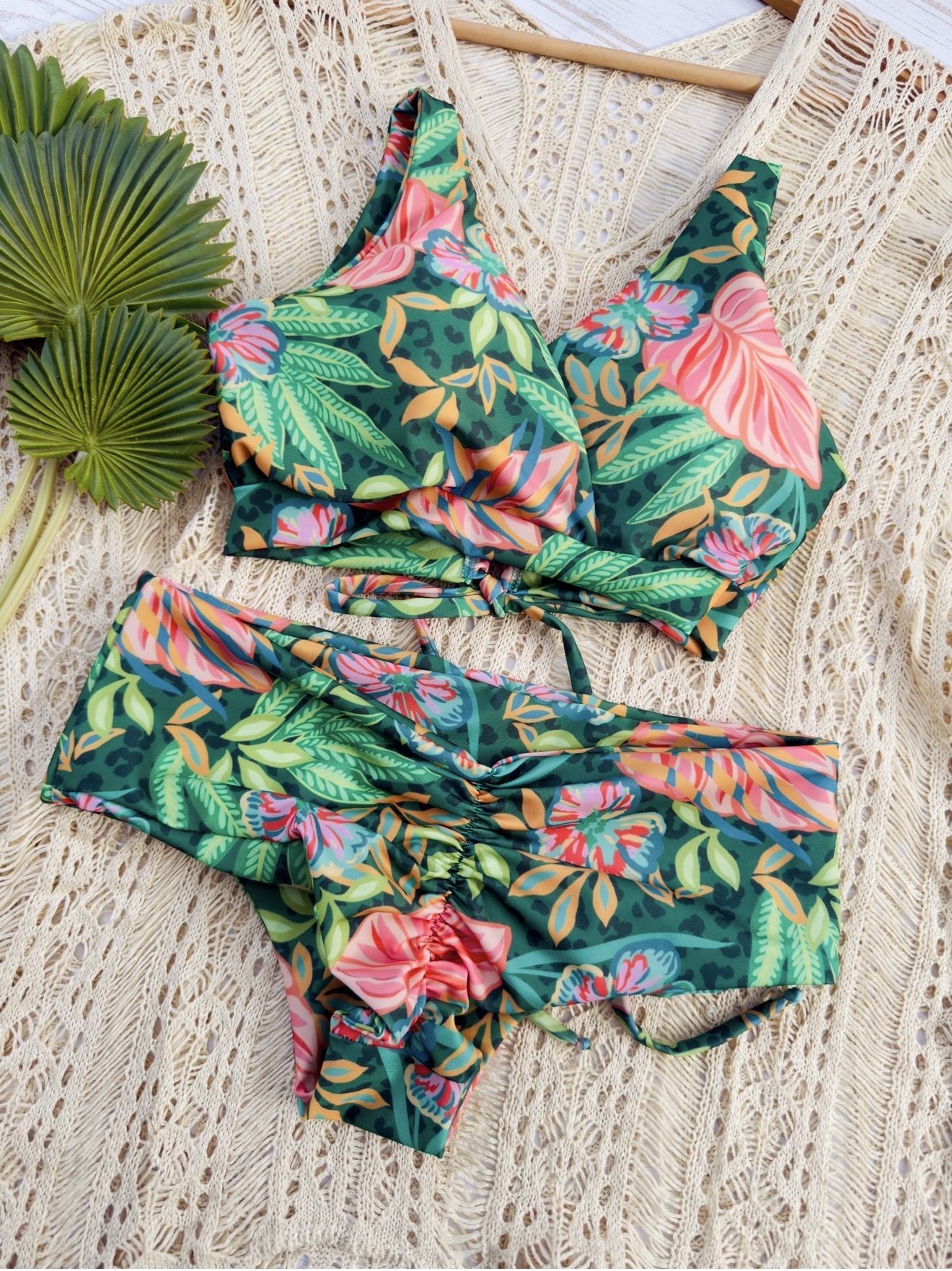 Conjunto Margaret tanga fitness tiro medio paraíso tropical  2