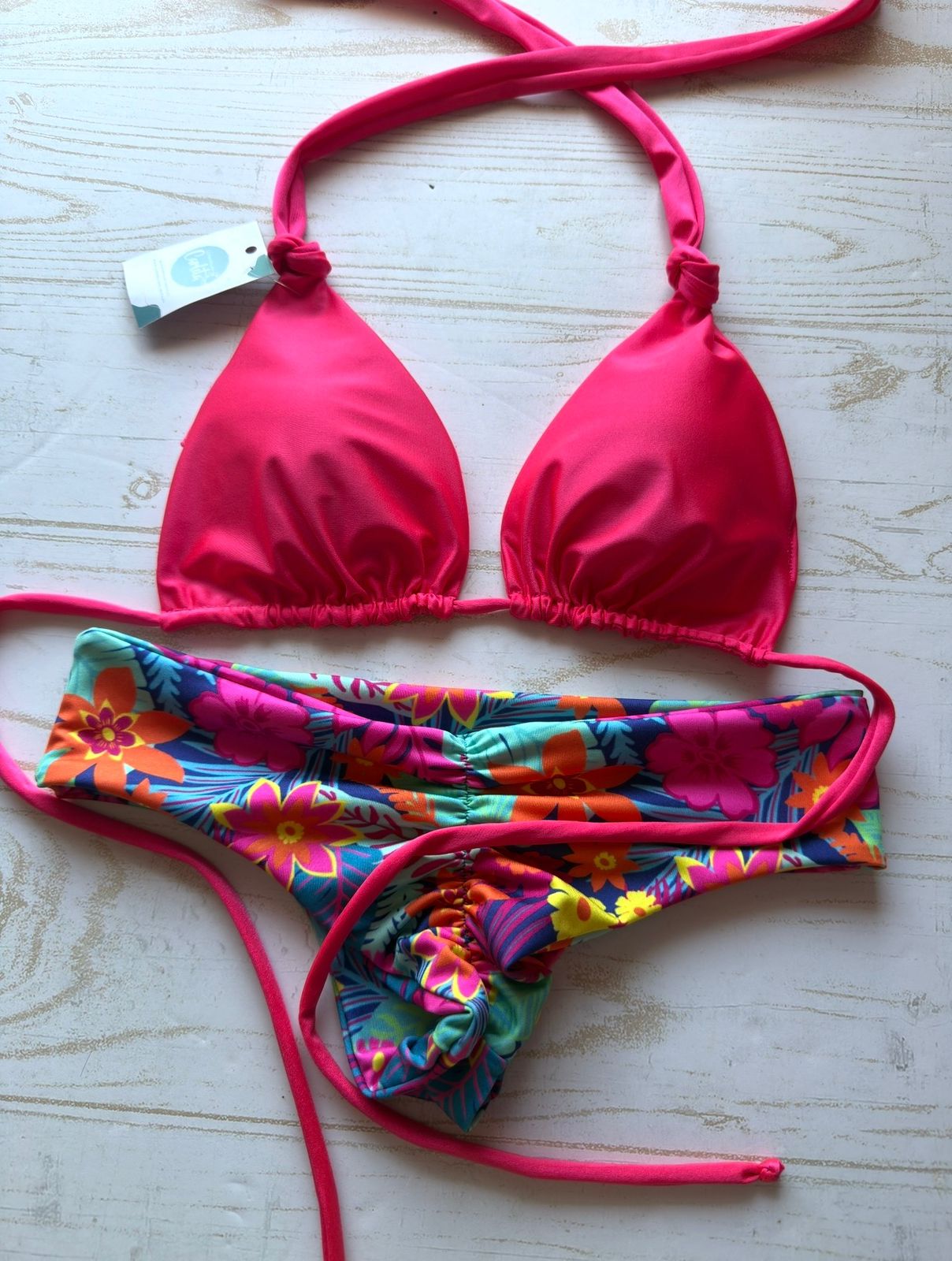 Conjunto bahia fitness tiro normal flores tropicales 2