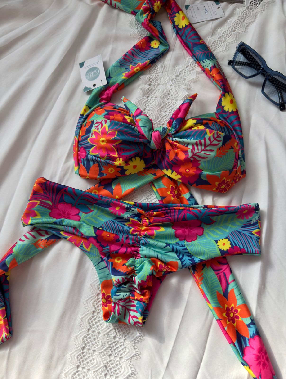 Conjunto Top Marbella tanga fitness tiro normal flores tropicales 1