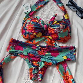 Conjunto Top Marbella tanga fitness tiro normal flores tropicales