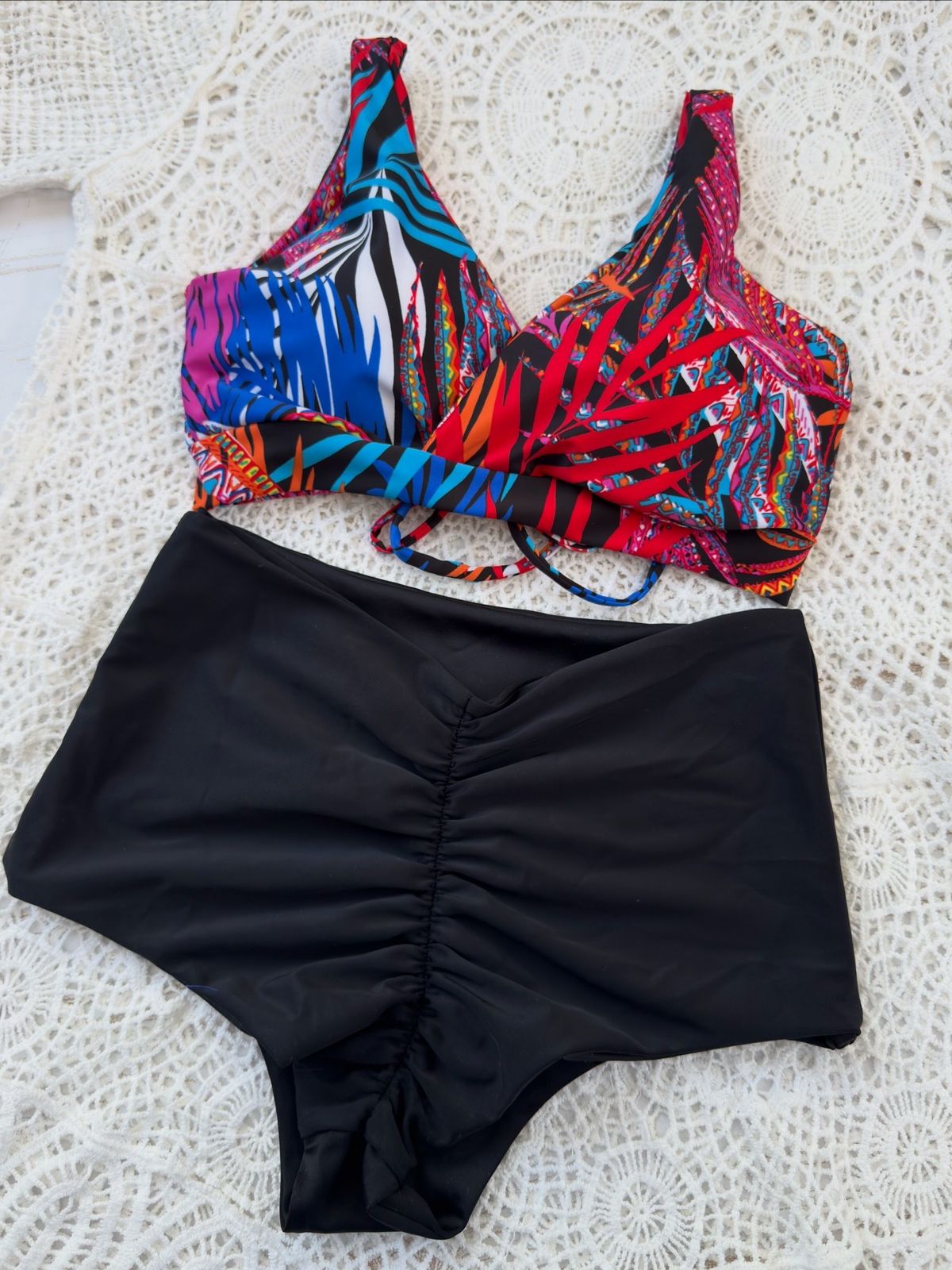 Conjunto Margaret multicolor culote alto negro 2