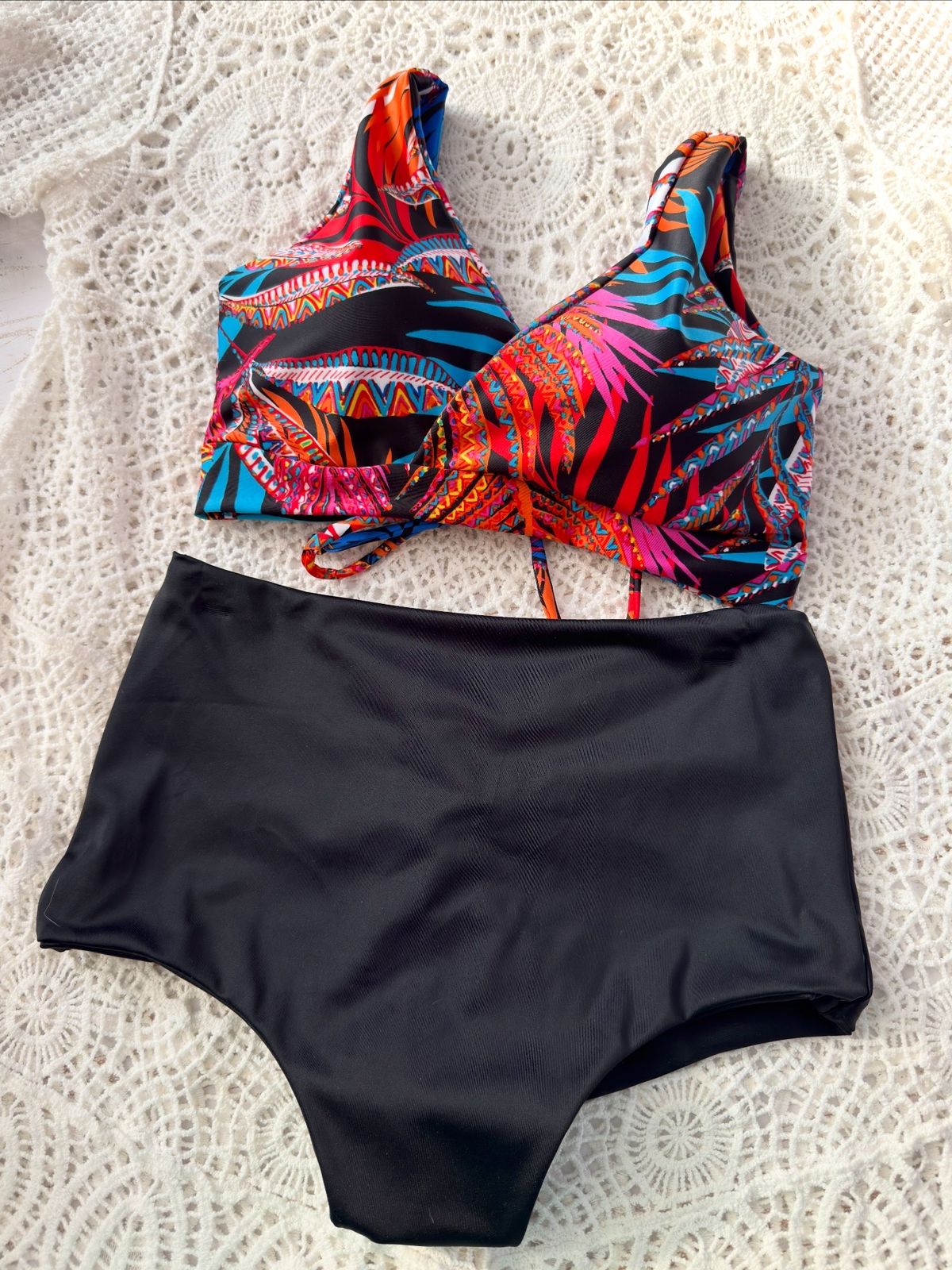 Conjunto Margaret multicolor culote alto negro 3