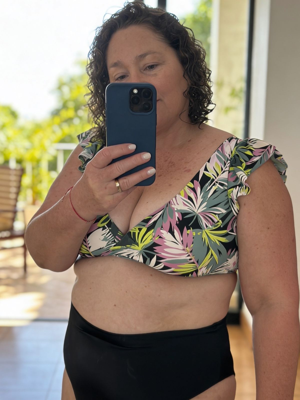 Conjunto Margaret hojas Tanga tiro alto negro 2