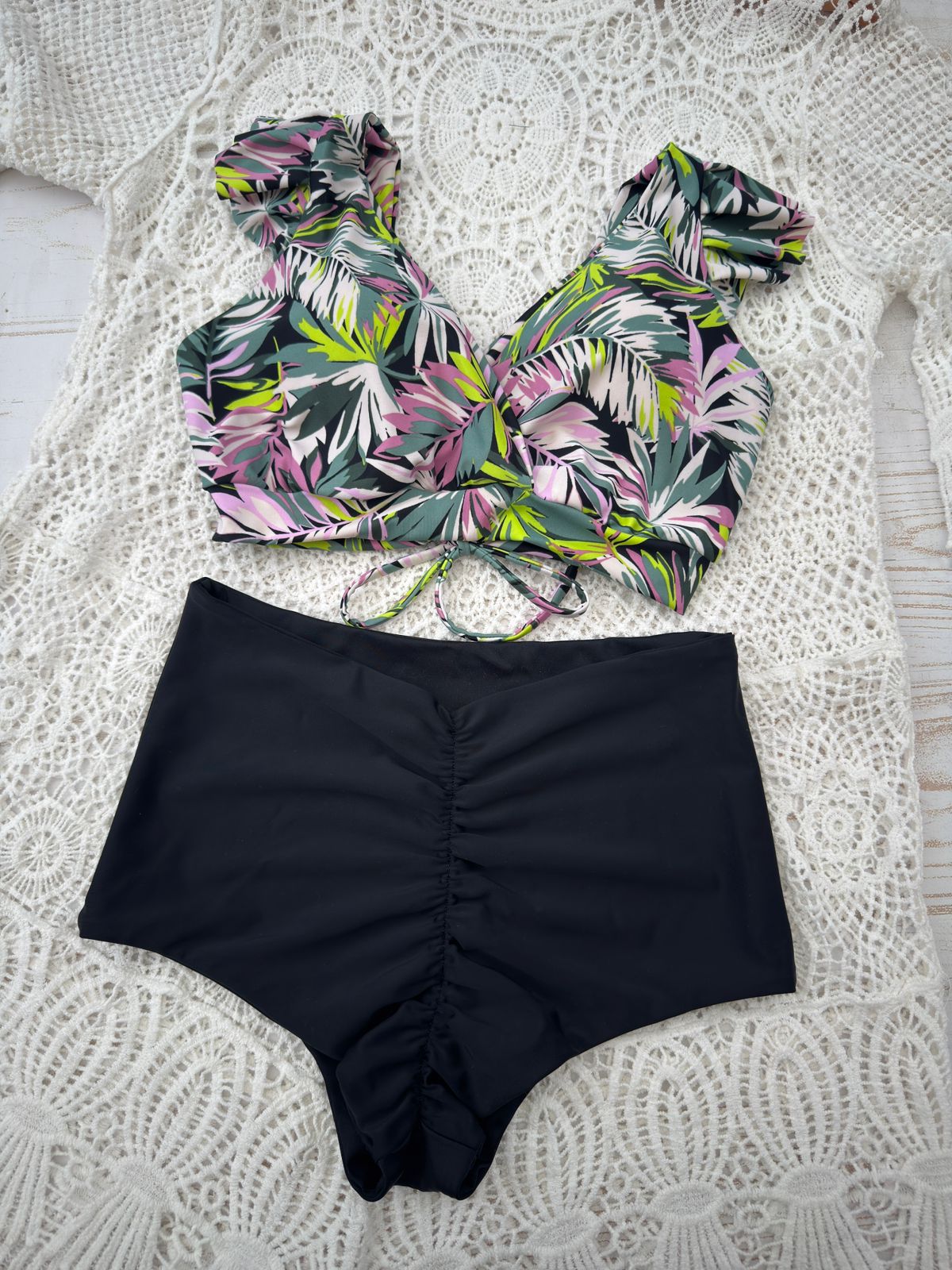 Conjunto Margaret hojas Tanga tiro alto negro 4