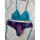 Conjunto Ibiza turquesa tanga fitness tiro bajo hojas moradas 1