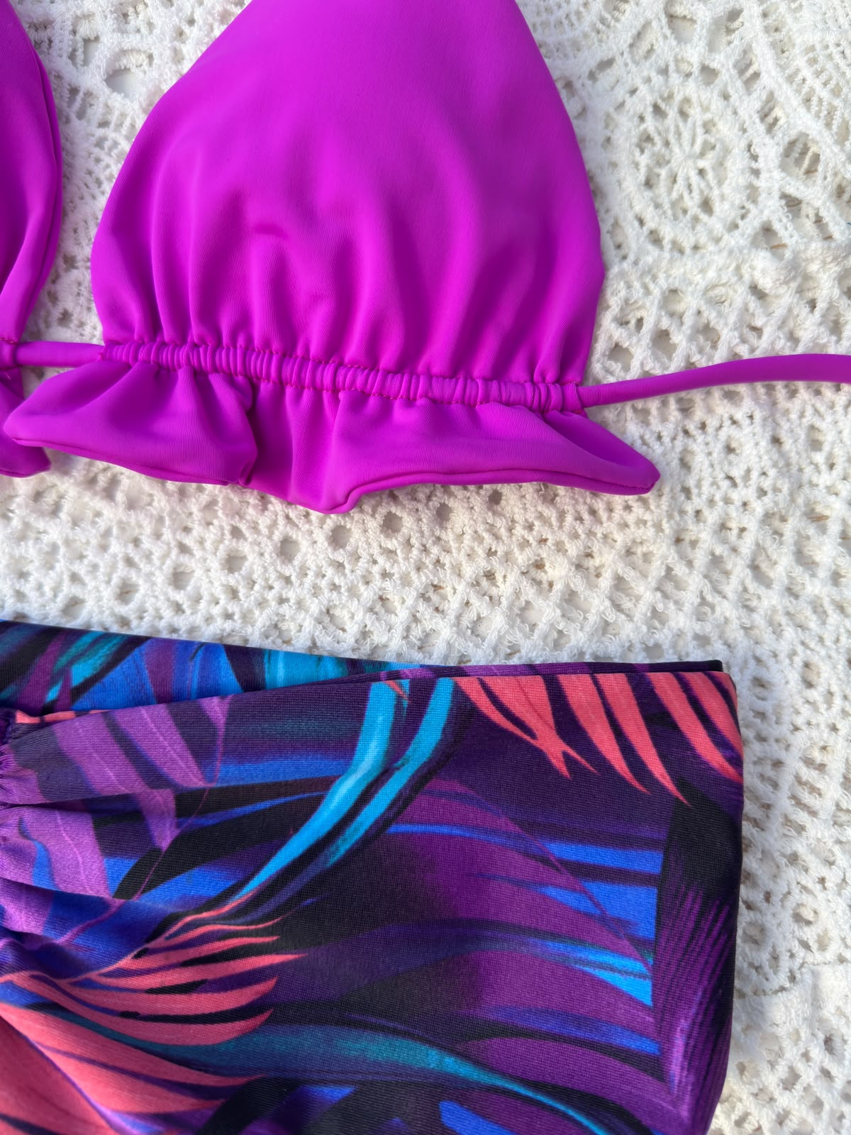 Conjunto ibiza magenta tanga fitness tiro medio hojas moradas 2