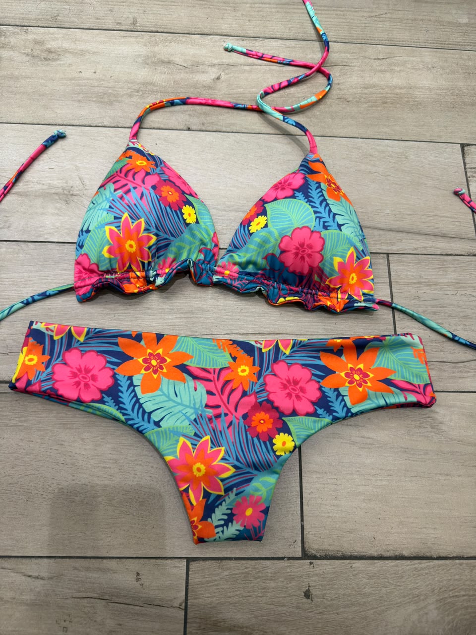 Conjunto Ibiza tanga fitness TN flores Tropicales 3