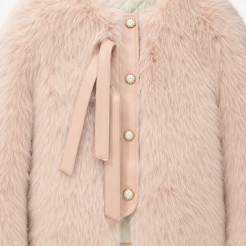 Abrigo Corto de Faux Fur con Forro Acolchado 7