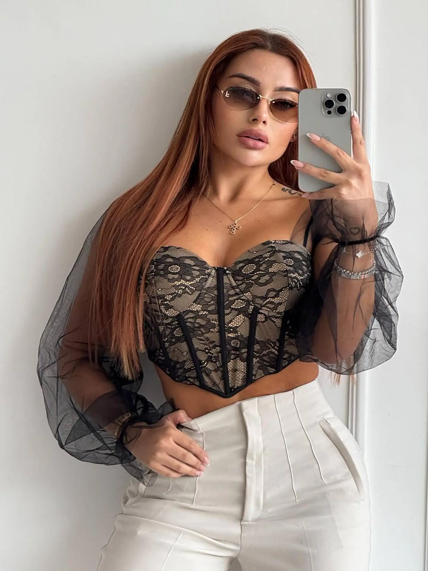 Corset de Encaje con Mangas 1
