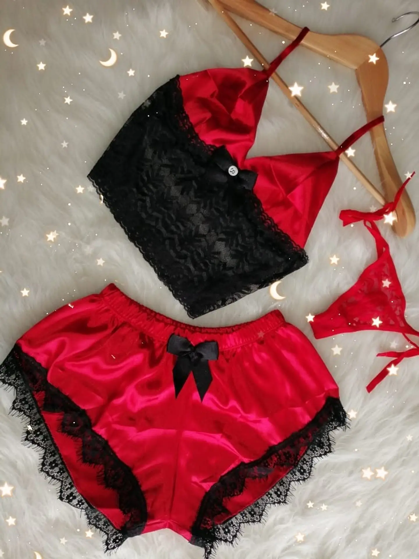 Pijama Satinada Roja con Encaje 1