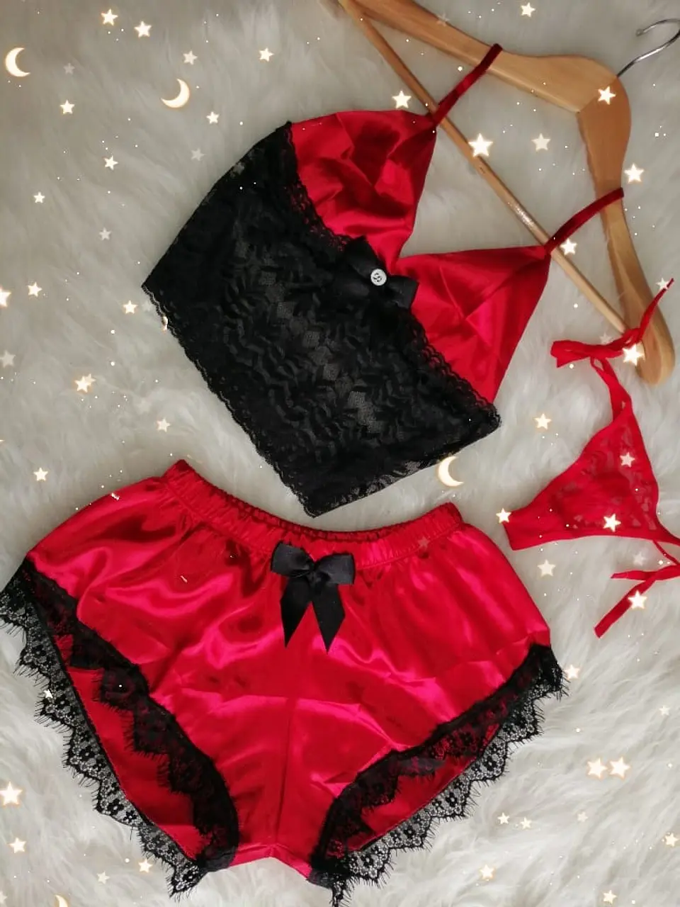 Pijama Satinada Roja con Encaje 1