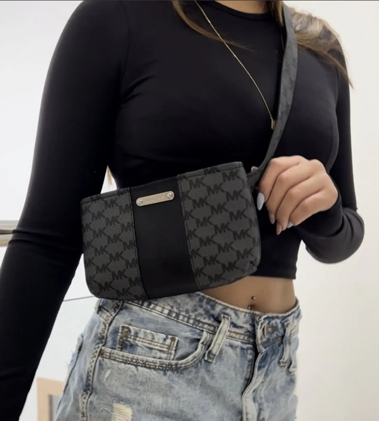 Riñonera Michael Kors Negro 2