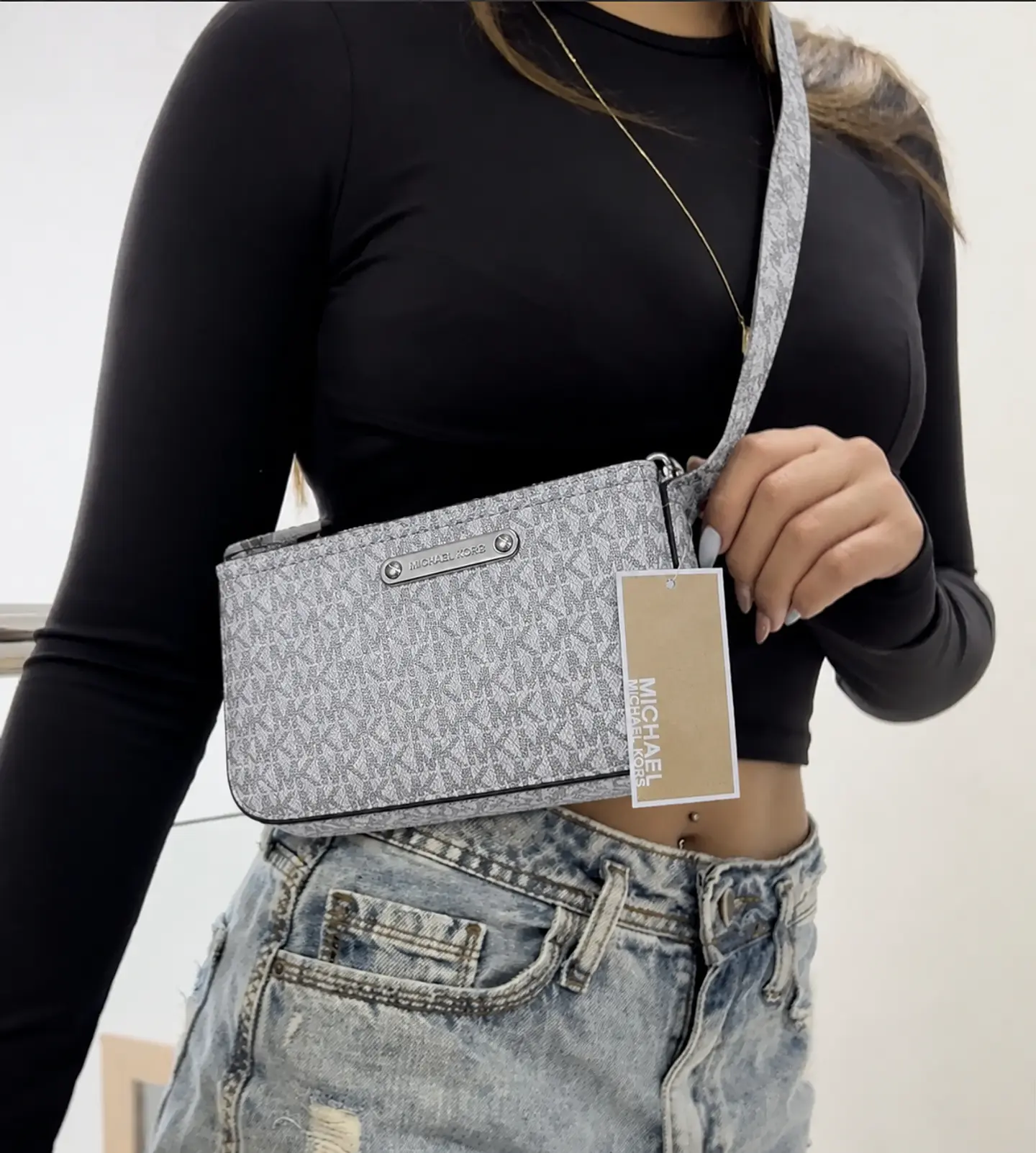 Riñonera Michael Kors Gris 2