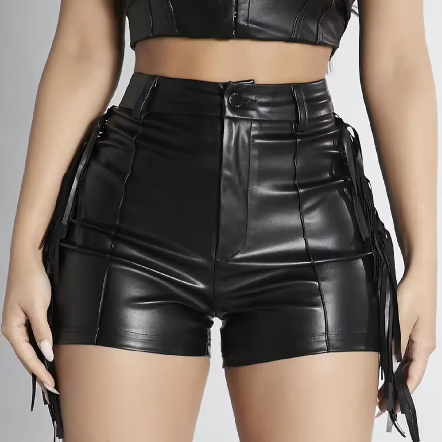 Short Ecocuero con Flecos Negro 3