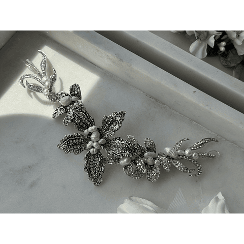 Tocado circones y perlas