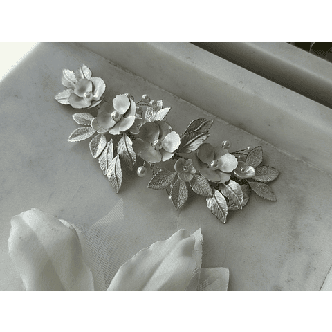 Tocado flores nacaradas