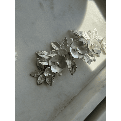 Tocado flores nacaradas