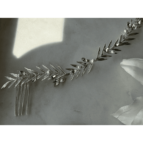 Tocado hojas y cristales