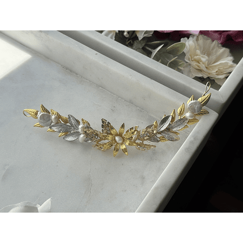 Tocado hojas y perlas