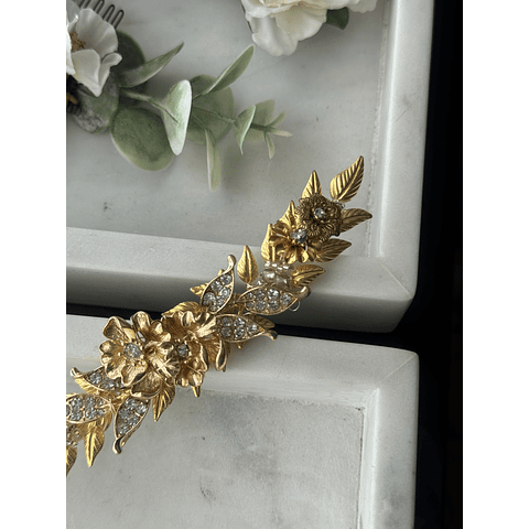 Tocado hojas doradas