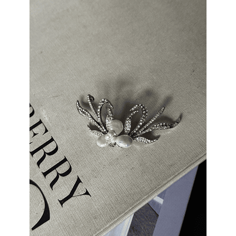 Tocado brillos y perlas