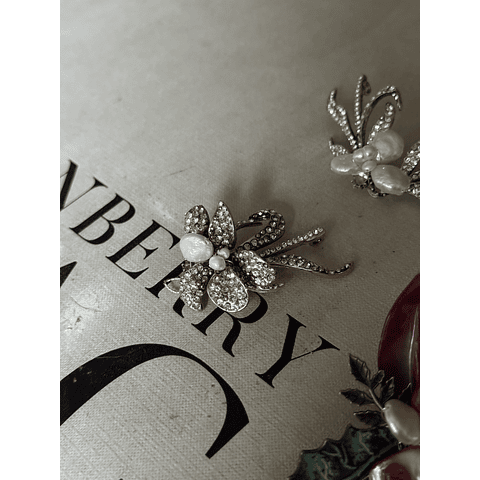 Tocado brillos y perlas 