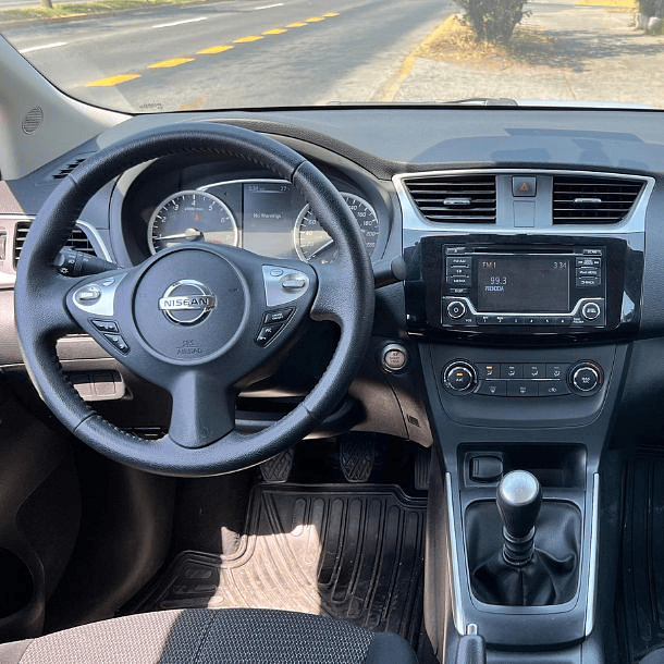 Nissan Sentra 1.8 Manual Advance 2019 6