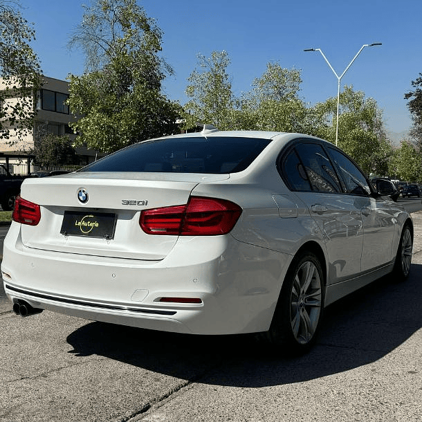  BMW 320I SPORT LCI 2.0 AT 2018 4
