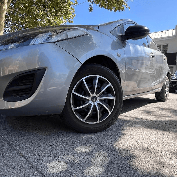 Mazda 2 1.5 MT 2015 2