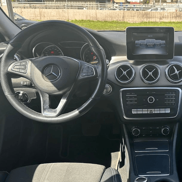 Mercedes-Benz Gla 200 HB 1.6 2019 5