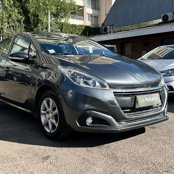 Peugeot 1.6 208 2016 3