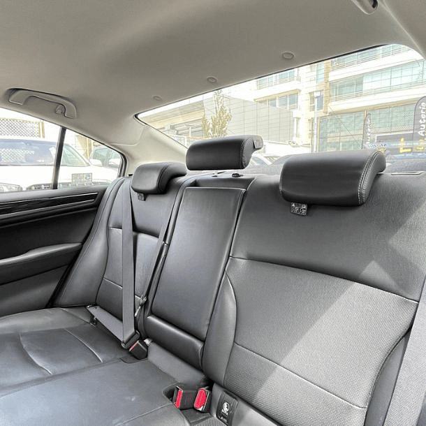 Subaru Legacy 3.6R AT AWD 2019  10