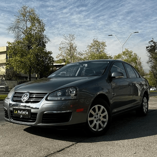 Volkswagen Vento 2.5 Style Plus AT 2009 1