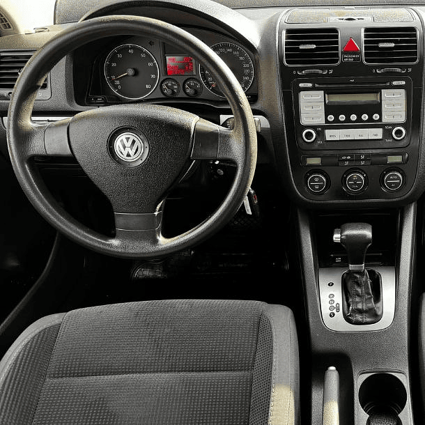 Volkswagen Vento 2.5 Style Plus AT 2009 6