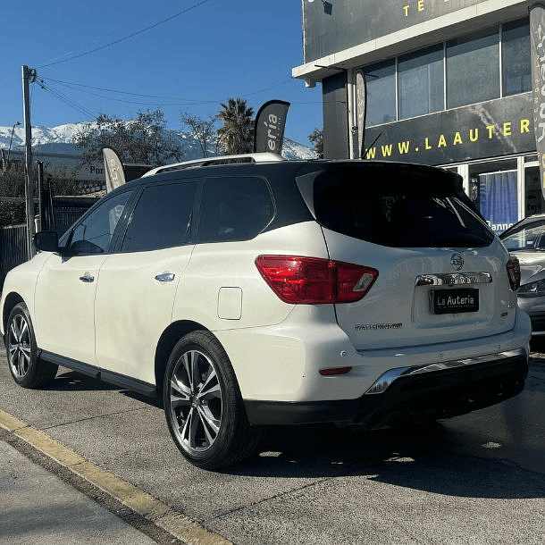 Nissan Pathfinder 3.5 Exclusive CVT AT 4WD 2018  3