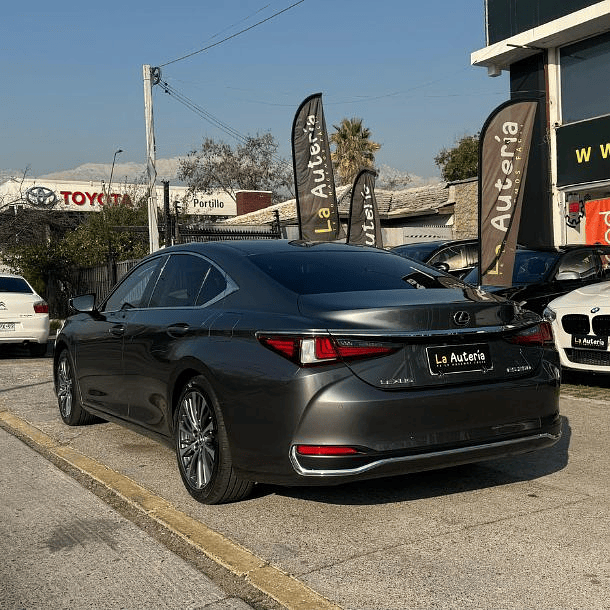 Lexus ES 250 2.5 AT 2019 5