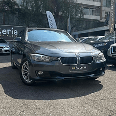 BMW 320iA 2.0 AT 2012 