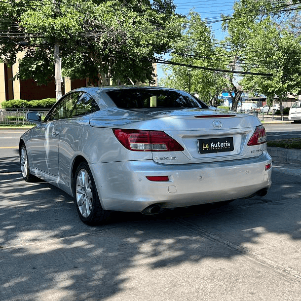 Lexus Is 250 C AT 2010  8