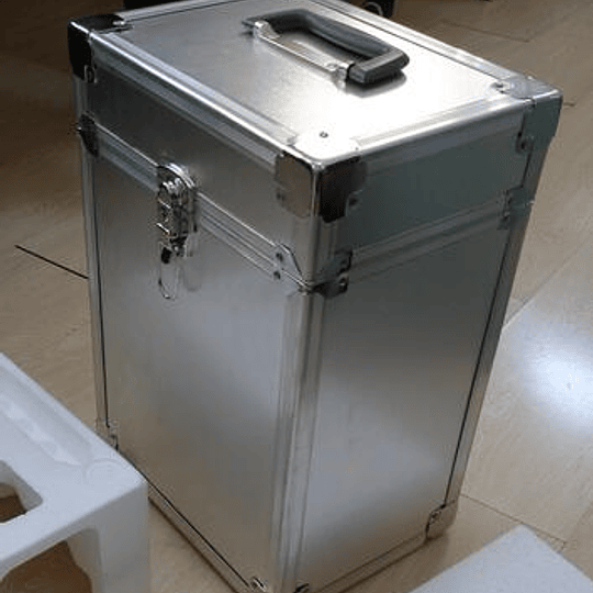 Caja de Aluminio Nuevas para Transporte y Guardar Microscopios entre otros equipos.