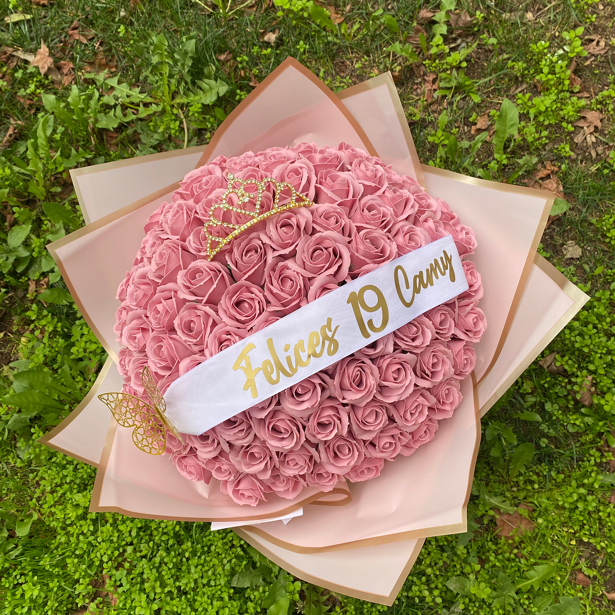 Ramos Buchon 100 Rosas + Cinta Personalizada 1