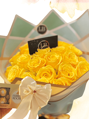 Ramo de 25 Rosas Naturales + Caja de Bombones 