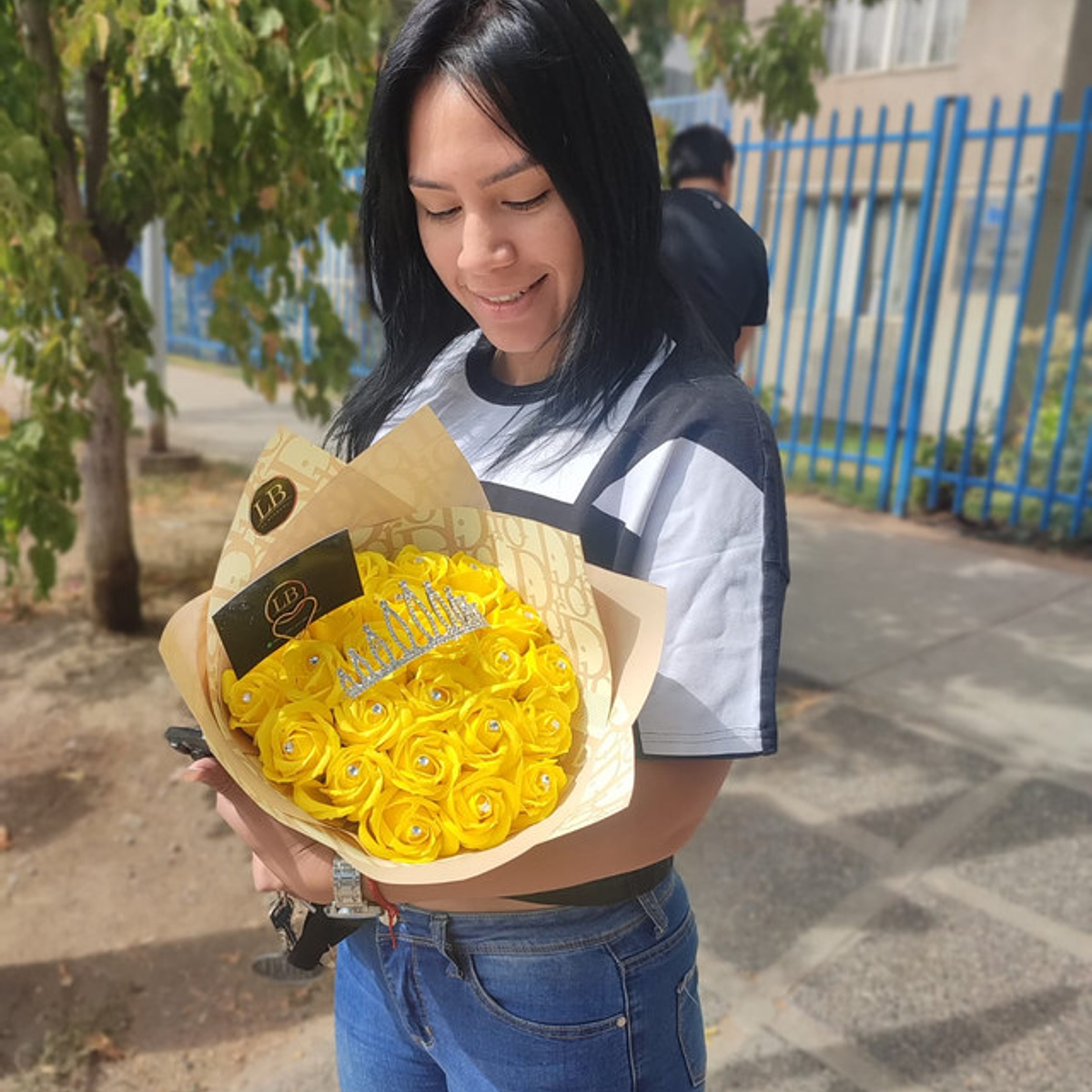 25 rosas + corona  1