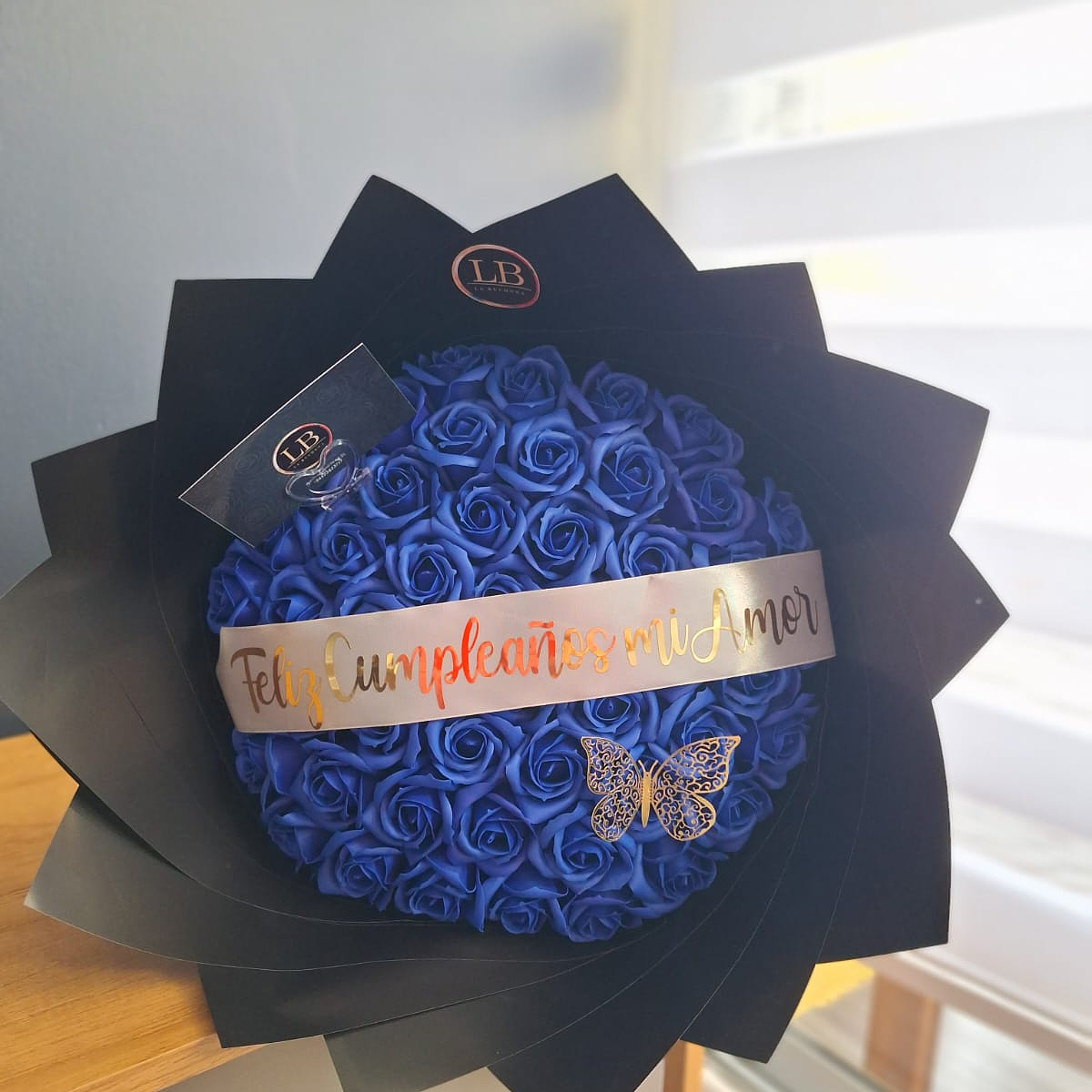 Ramo de 50 rosas eternas de cumpleaños  1