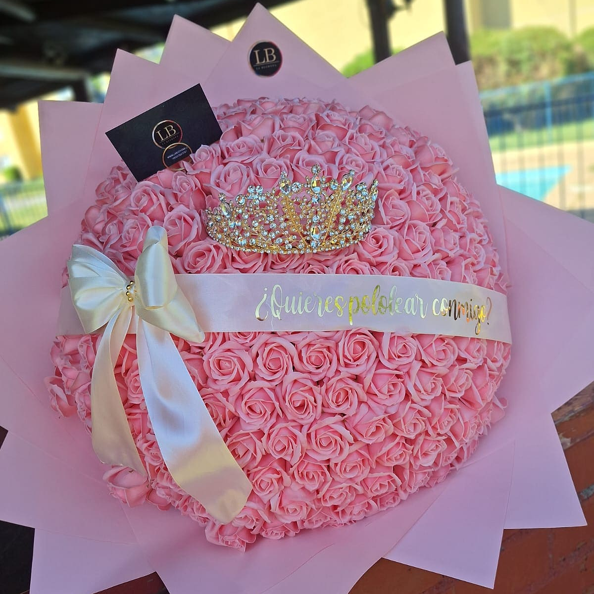 Ramo de 200 Rosas eternas + mensaje + corona XL  1