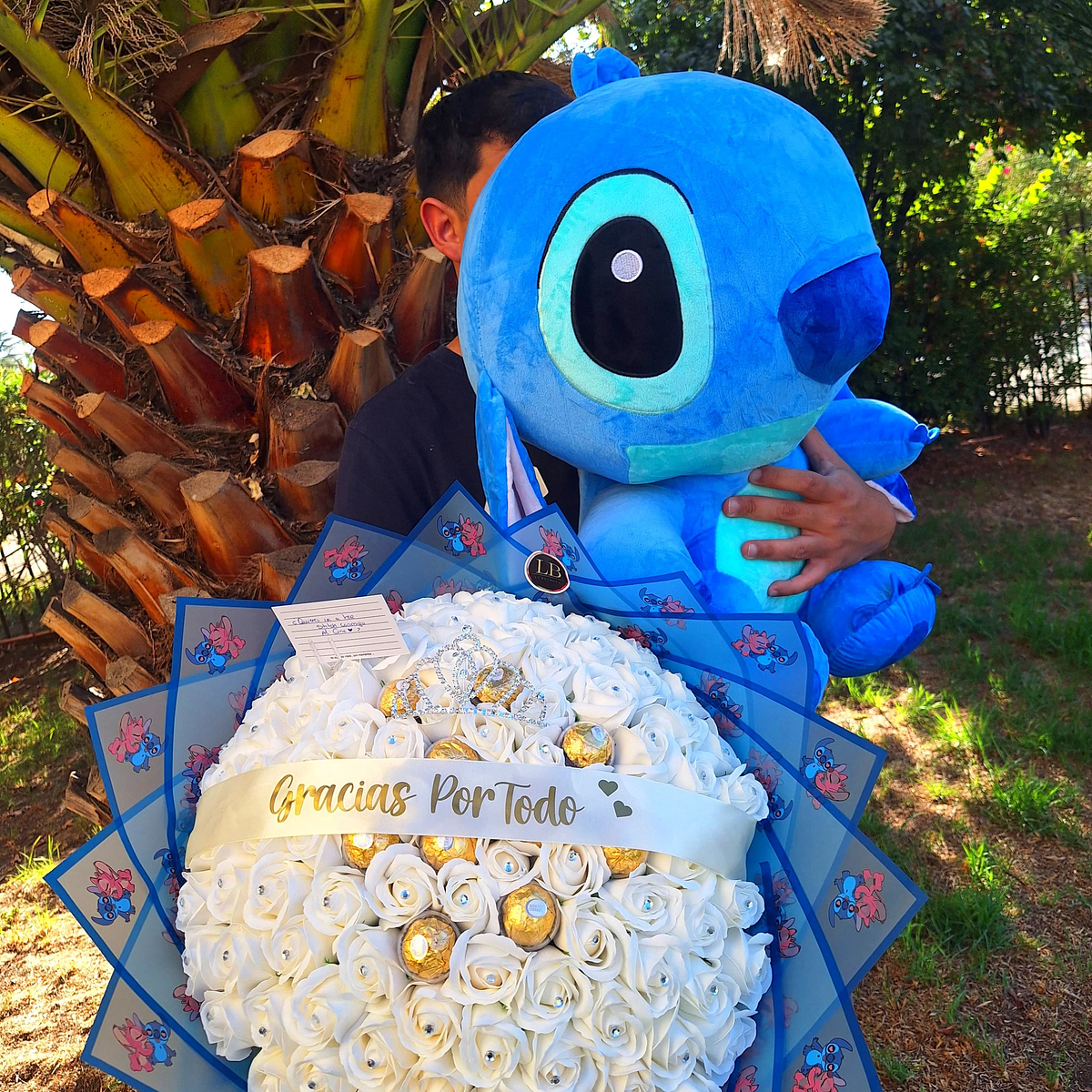 Stitch + Ramo de 100 Rosas  3